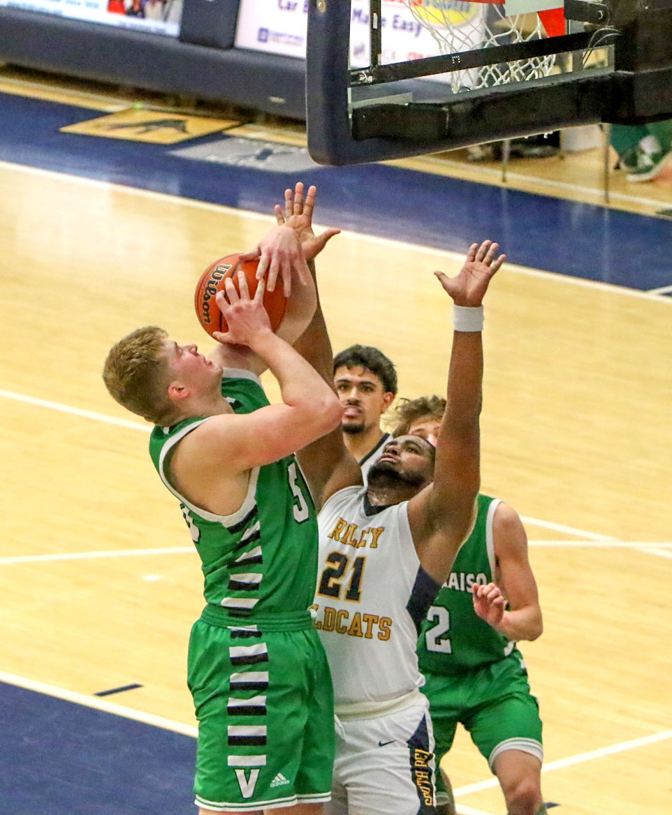 Valpo/SB Riley, boy's basketball regionals